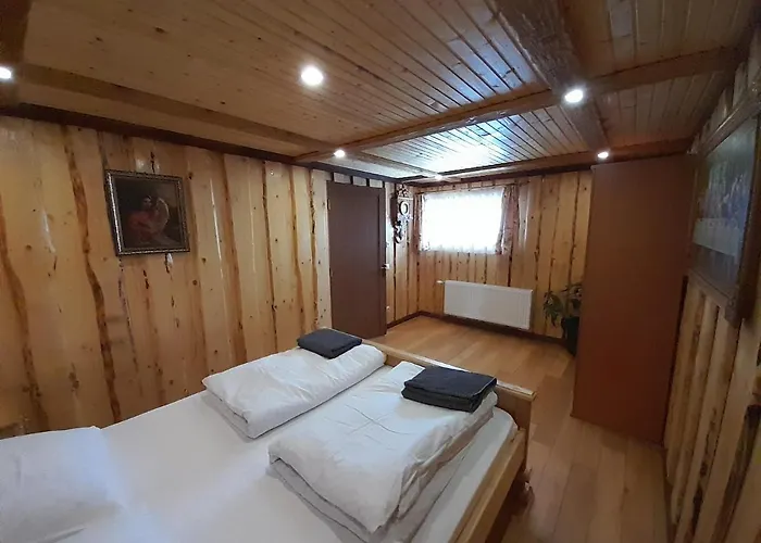 Tatil Evi Pid Goroyu Lazeshchyna